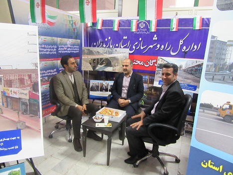 بازدید  مدیر کل راه و شهرسازی از نمایشگاه  دستاوردهای انقلاب اسلامی  